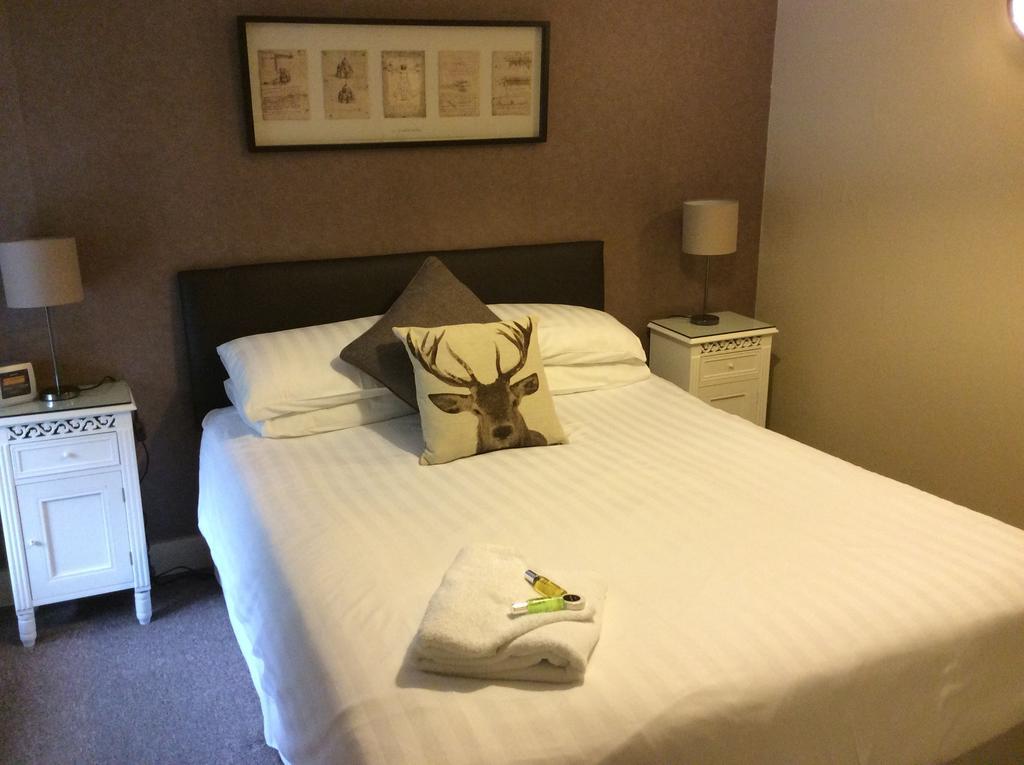 Hotel Hambro Arms Milton Abbas Habitación foto