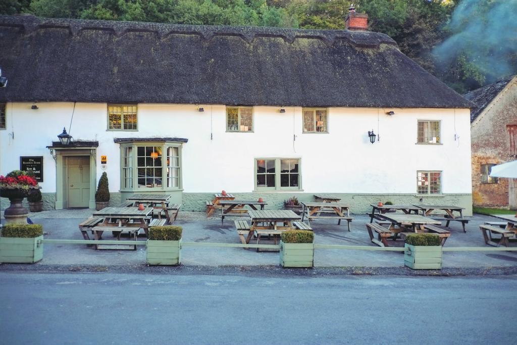 Hotel Hambro Arms Milton Abbas Exterior foto